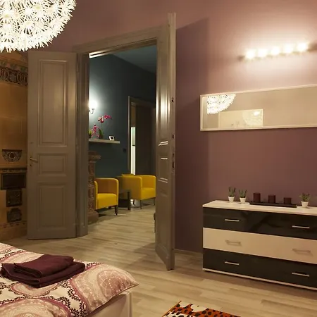 Apartment Madame's Mansion *