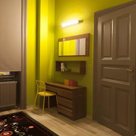 Madame's Mansion Apartment